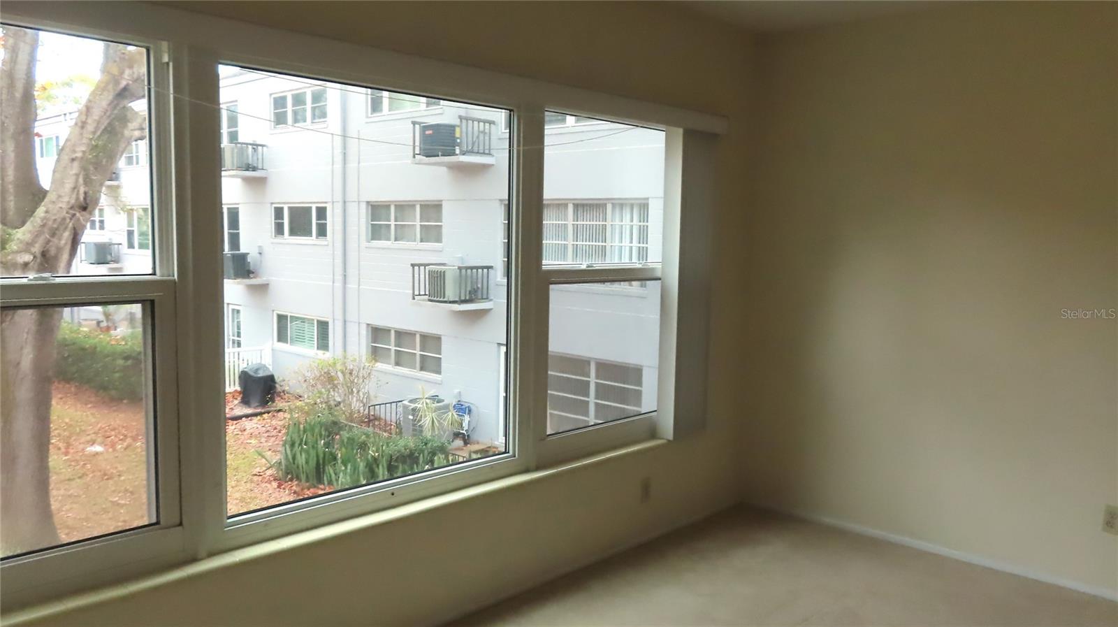 Image 25 of 39 For 2295 Americus Boulevard E 29