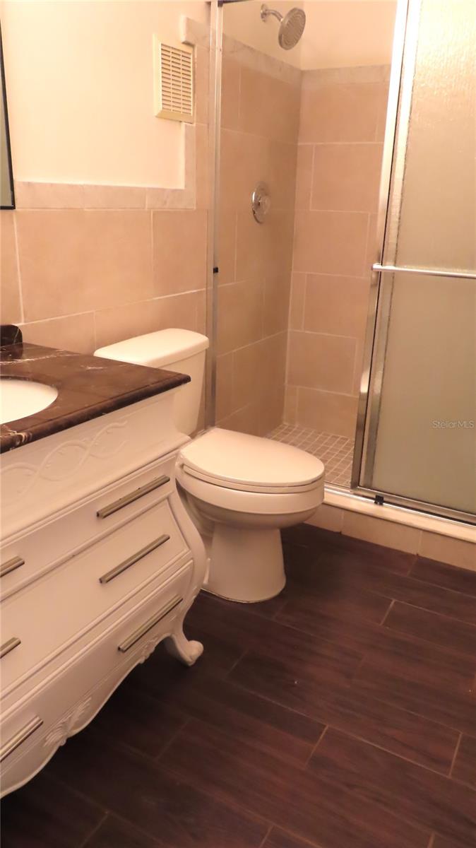 Image 30 of 39 For 2295 Americus Boulevard E 29