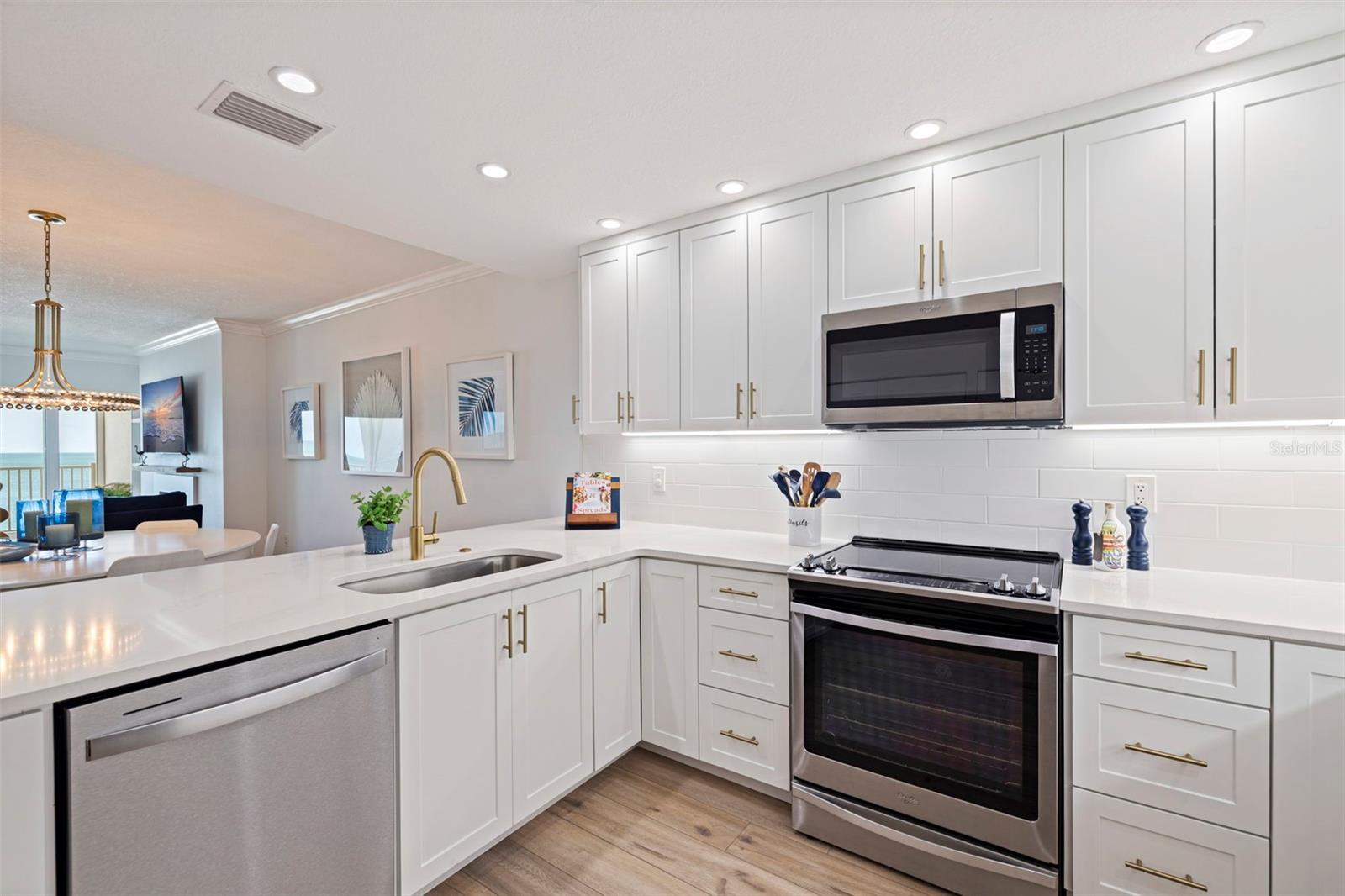 Image 14 of 69 For 1586 Gulf Boulevard 2501