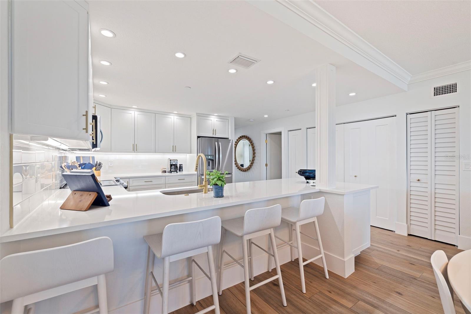 Image 17 of 69 For 1586 Gulf Boulevard 2501