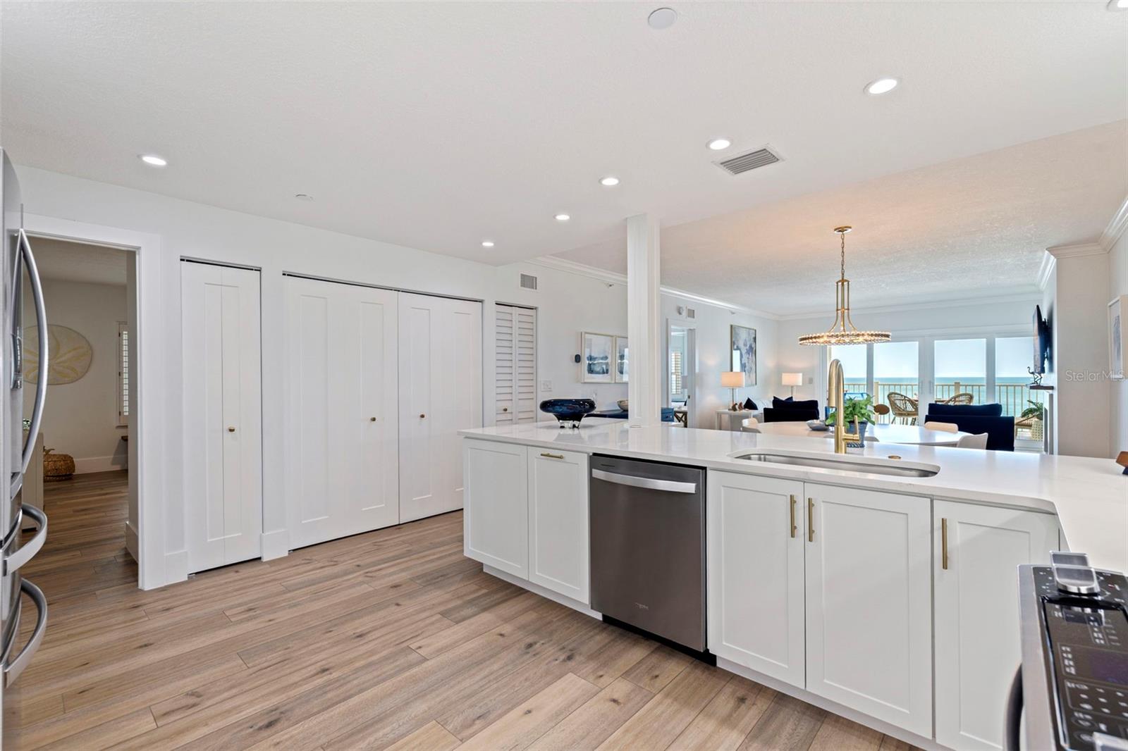 Image 19 of 69 For 1586 Gulf Boulevard 2501
