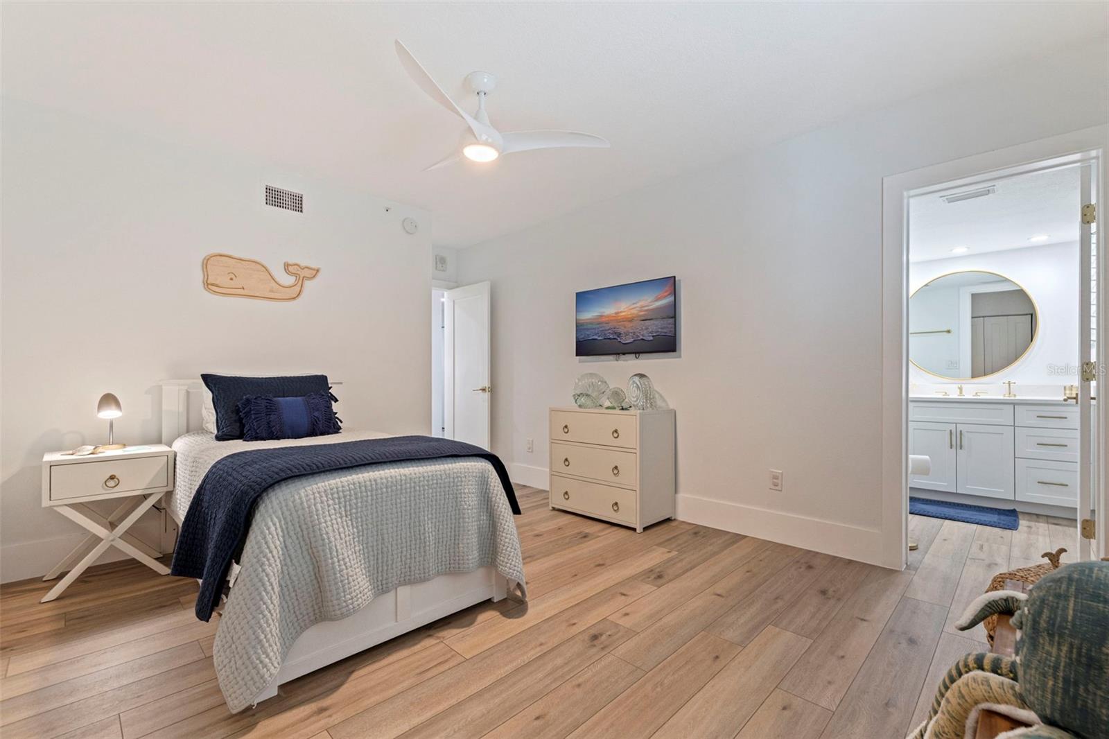 Image 33 of 69 For 1586 Gulf Boulevard 2501