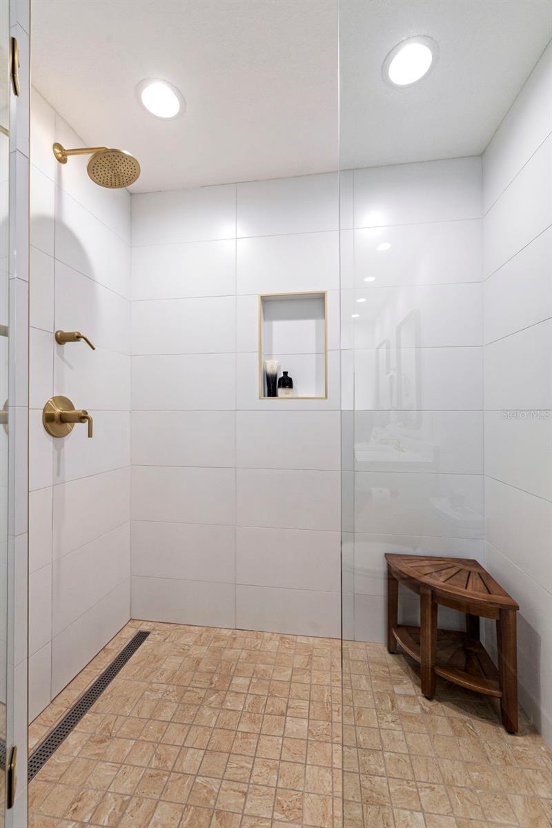 Image 35 of 69 For 1586 Gulf Boulevard 2501