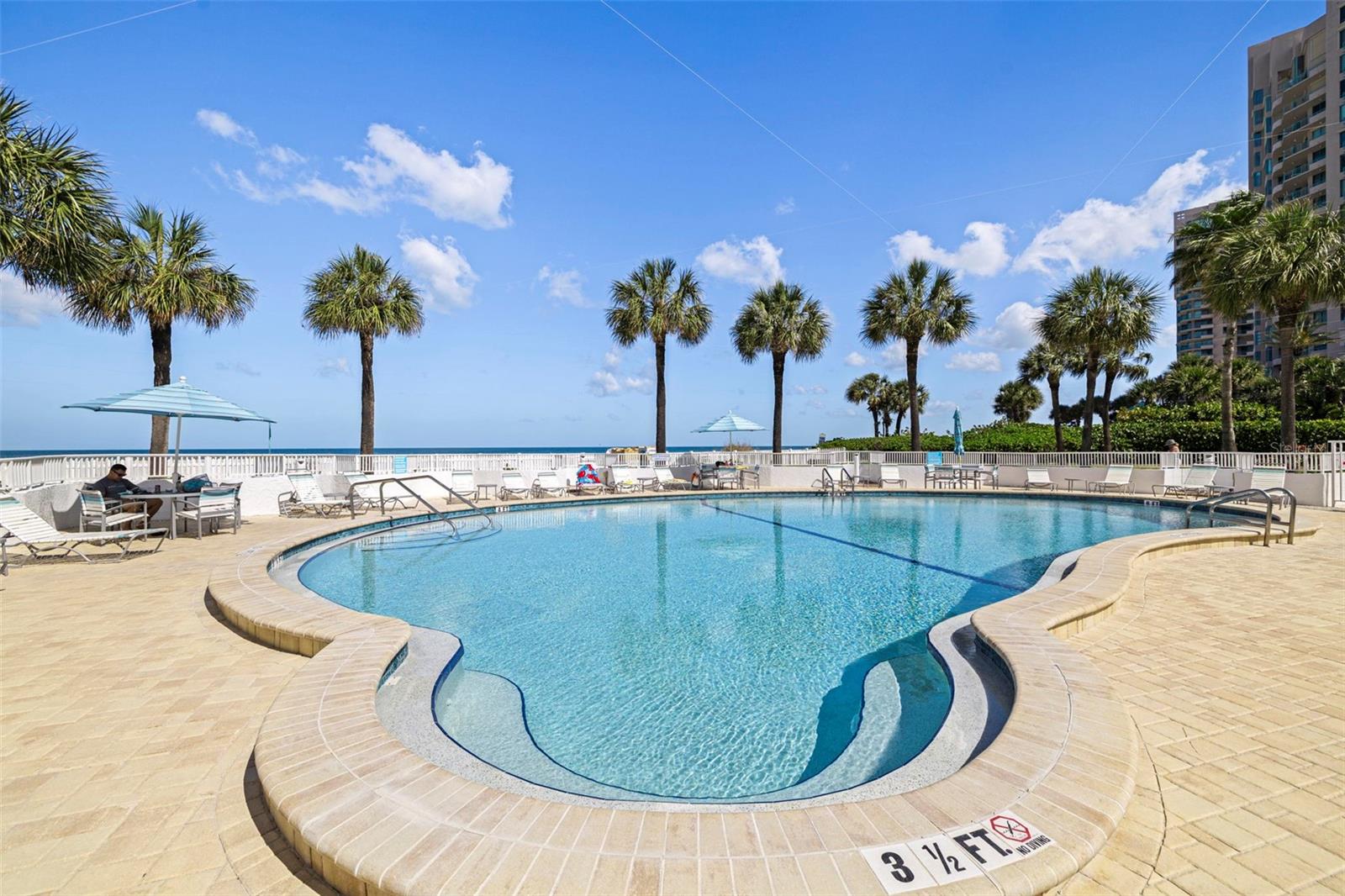 Image 47 of 69 For 1586 Gulf Boulevard 2501