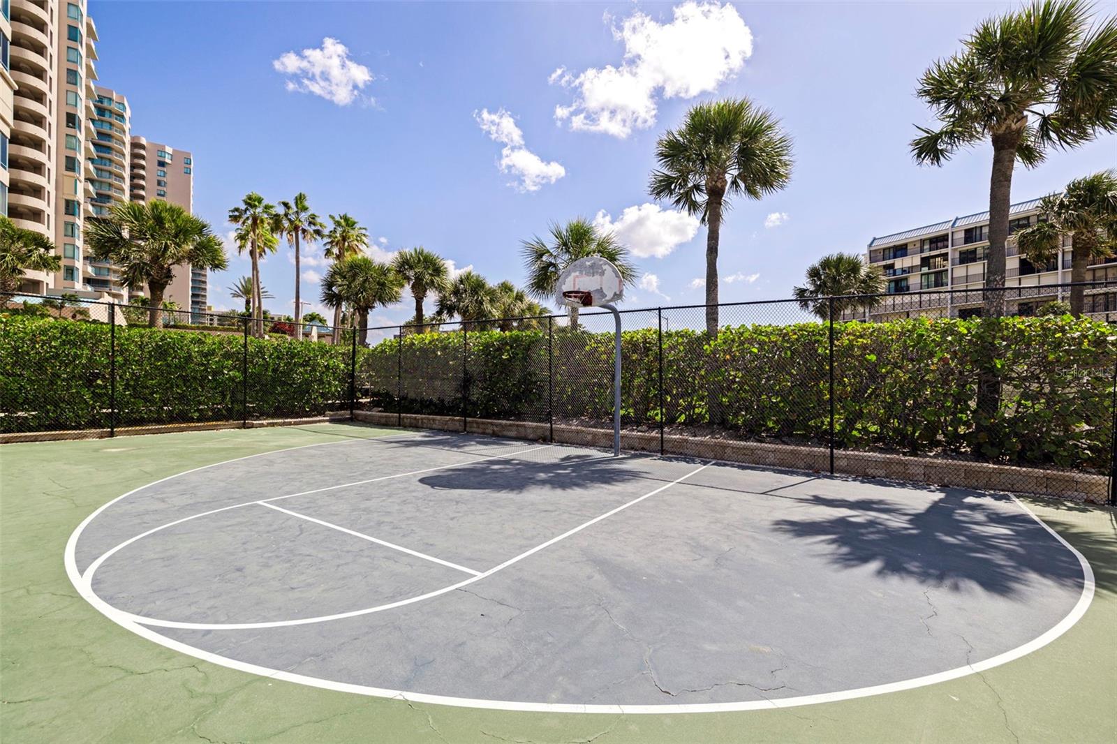 Image 54 of 69 For 1586 Gulf Boulevard 2501