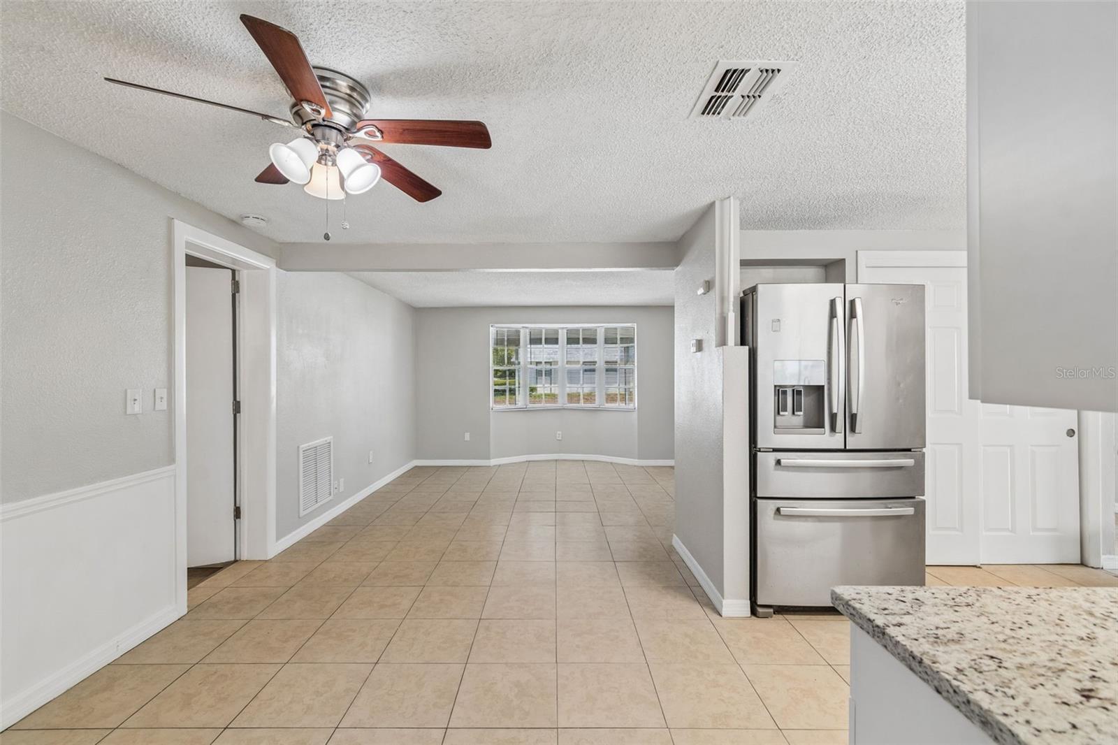 Listing photo id 8 for 4352 Glissade Dr