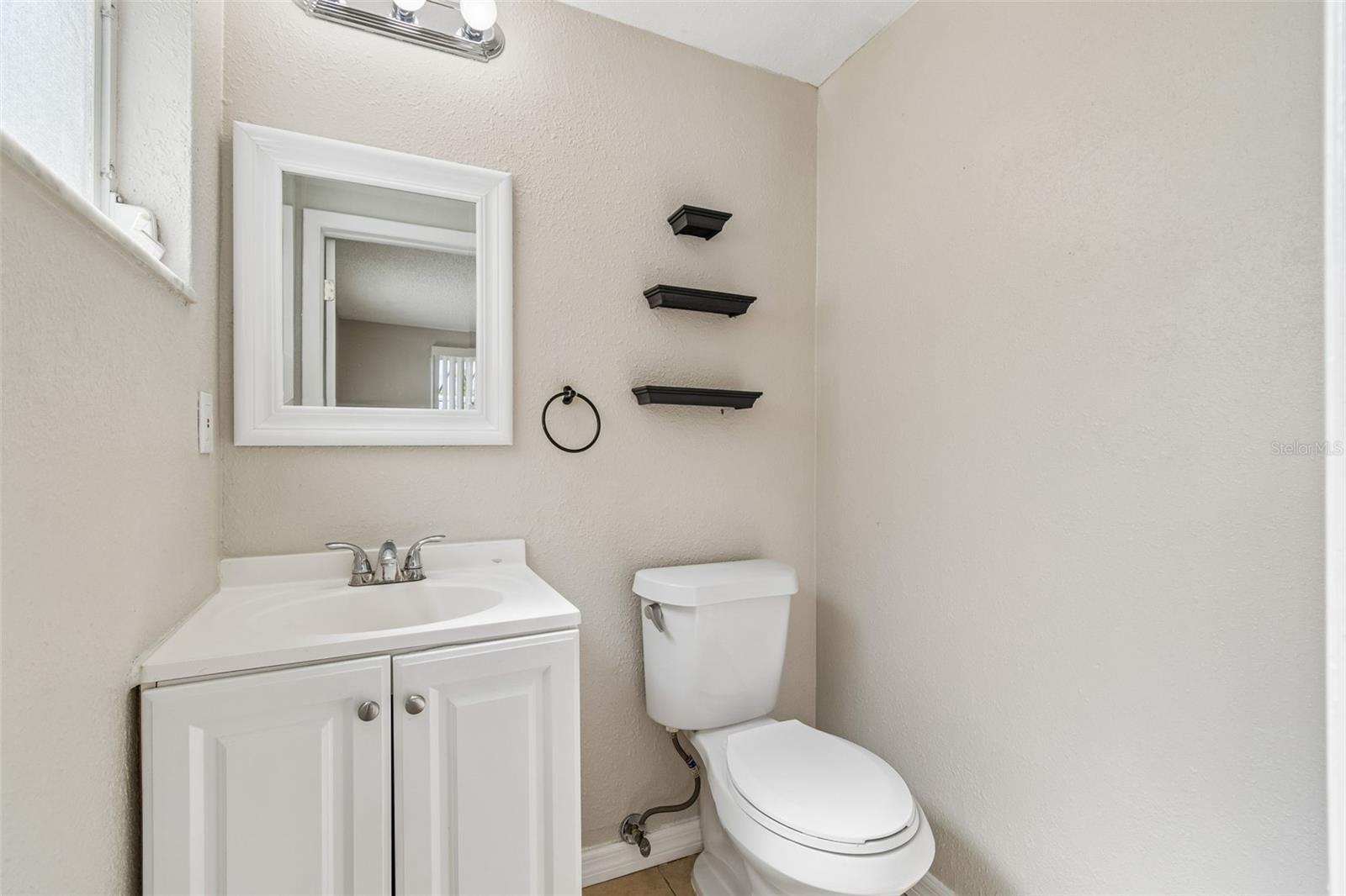 Listing photo id 18 for 4352 Glissade Dr