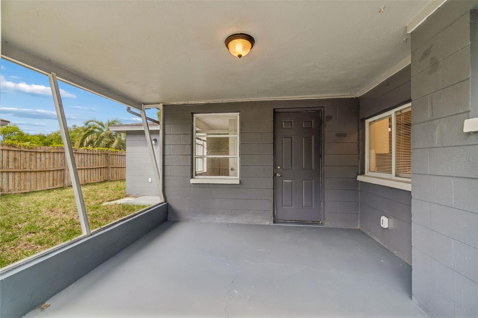 Listing photo id 24 for 4352 Glissade Dr