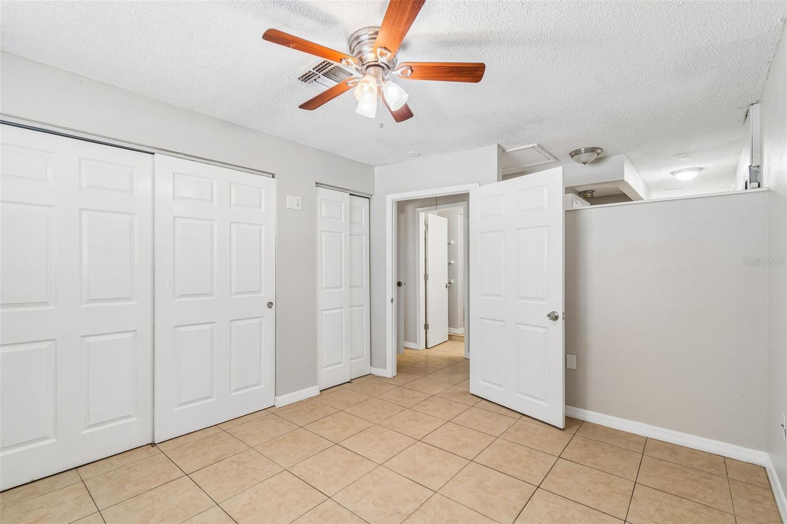 Listing photo id 26 for 4352 Glissade Dr