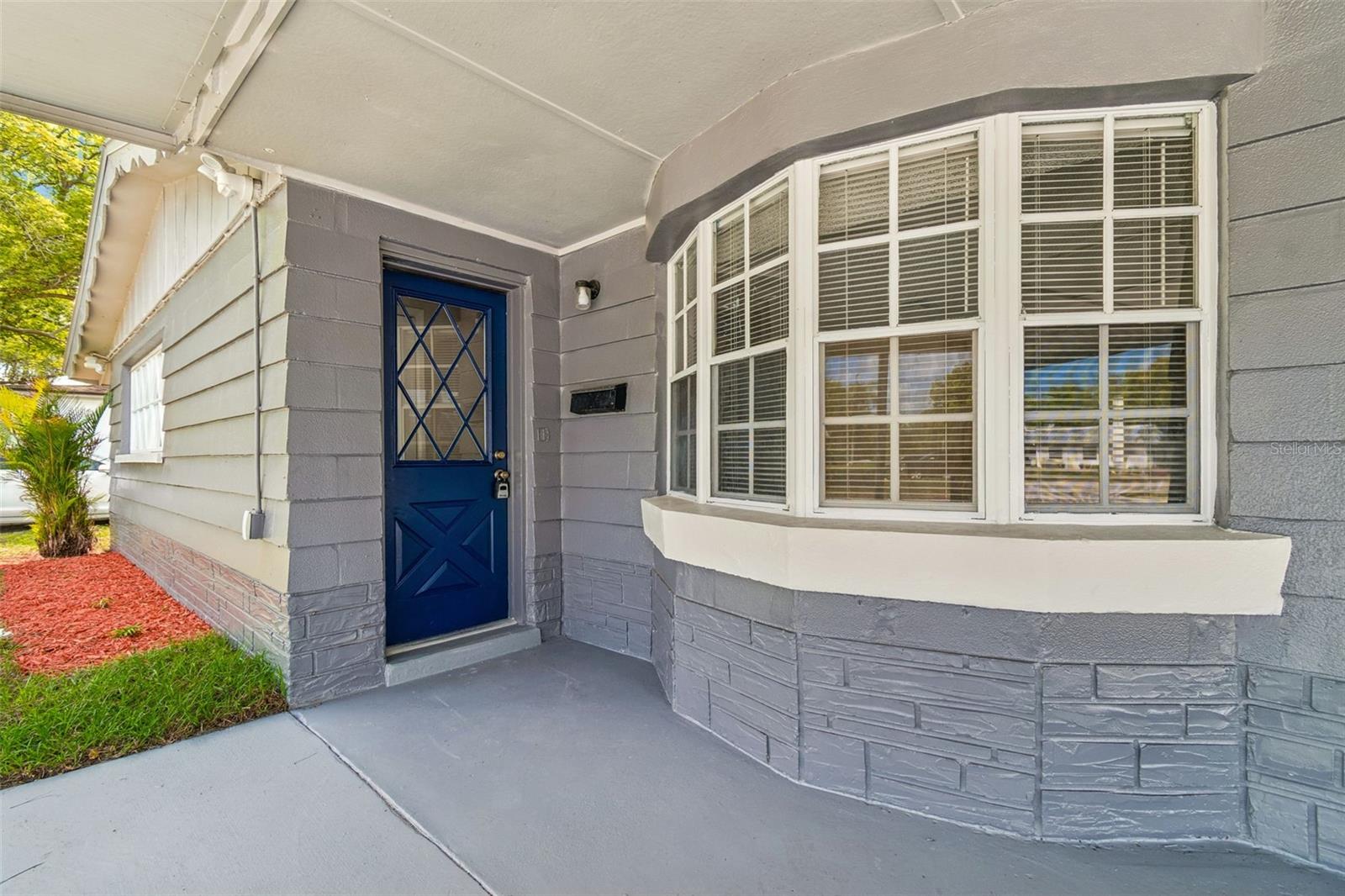 Listing photo id 1 for 4352 Glissade Dr