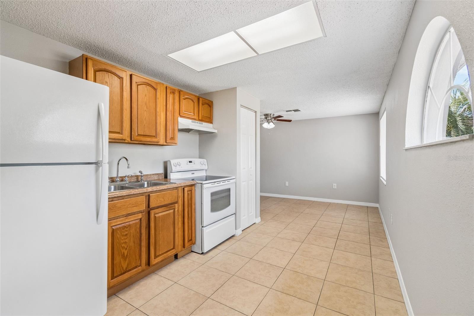 Listing photo id 30 for 4352 Glissade Dr