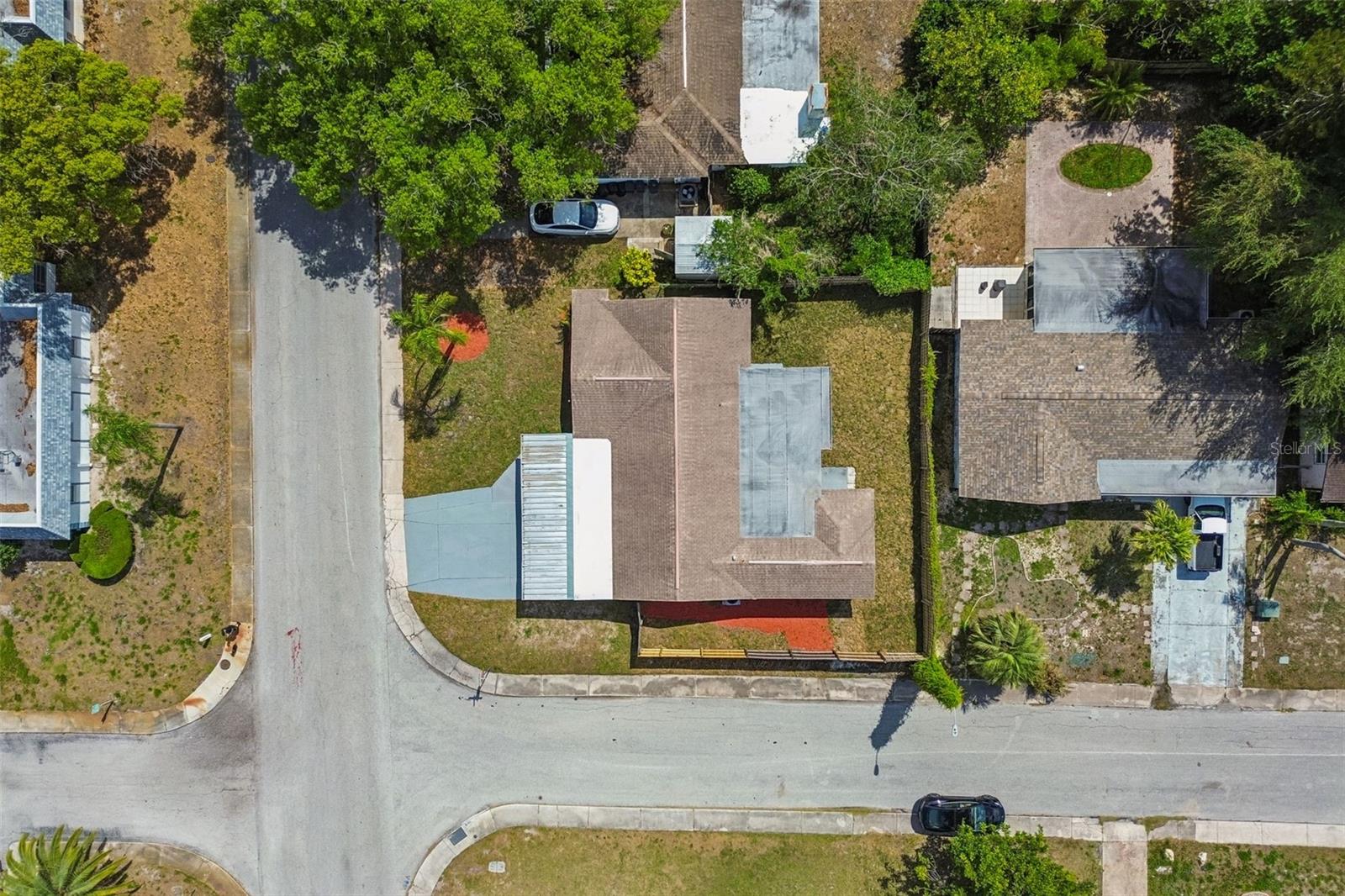 Listing photo id 42 for 4352 Glissade Dr