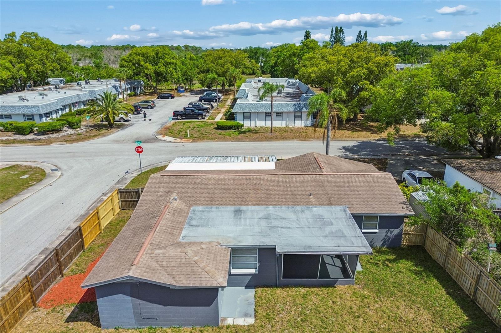 Listing photo id 43 for 4352 Glissade Dr