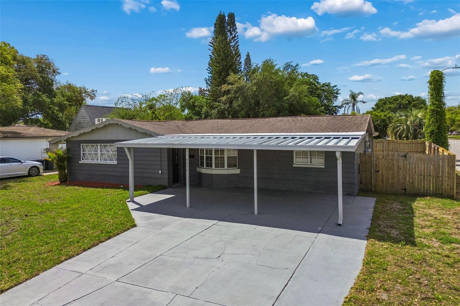 Listing photo id 44 for 4352 Glissade Dr