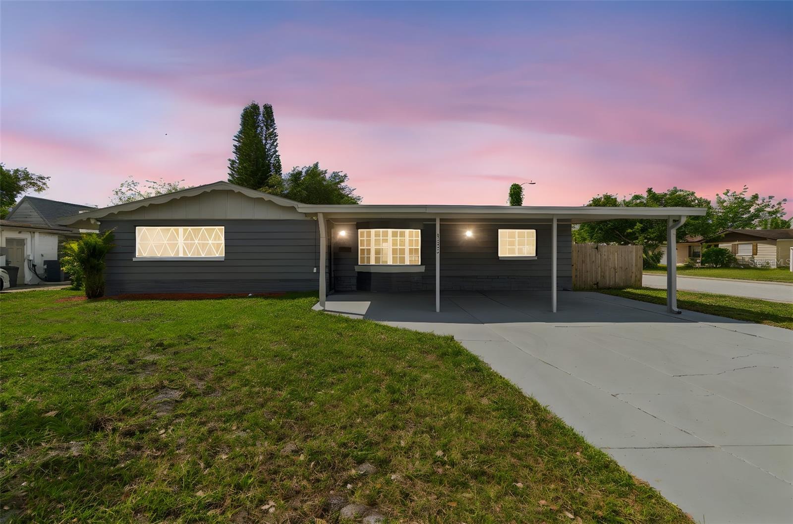 Listing photo id 47 for 4352 Glissade Dr