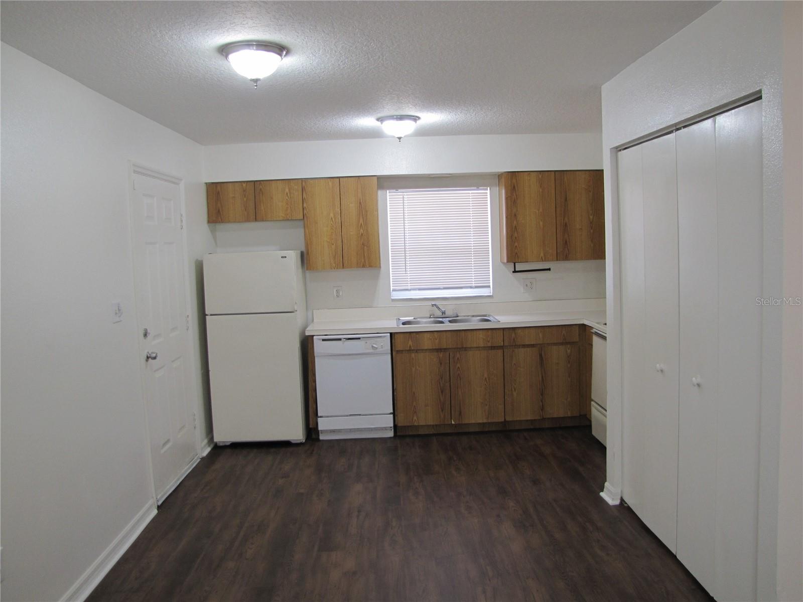 Image 4 of 13 For 3603 Temple Street B