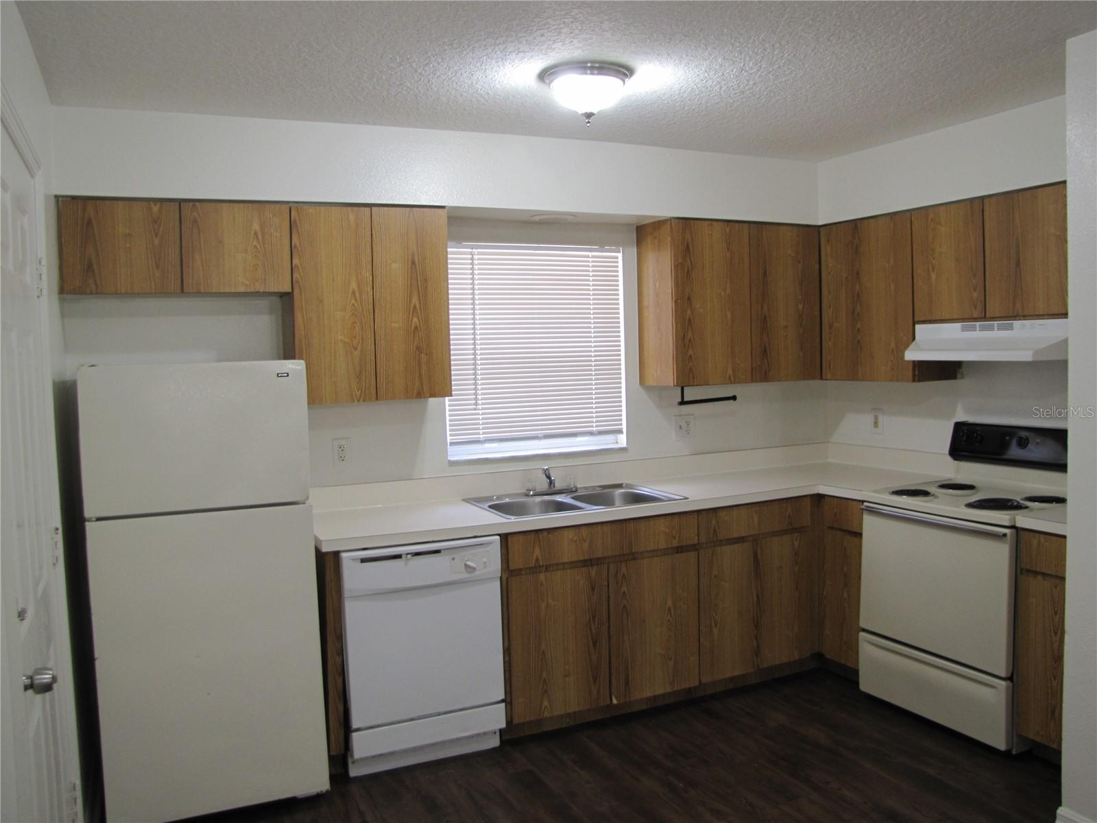 Image 5 of 13 For 3603 Temple Street B