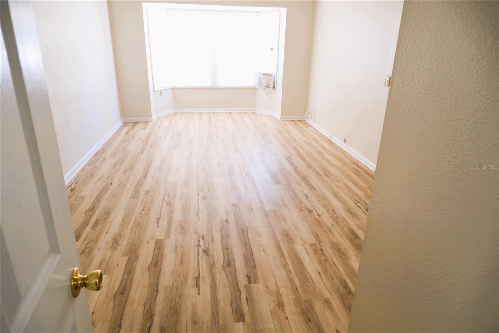 Image 14 of 17 For 8056 30th Avenue N