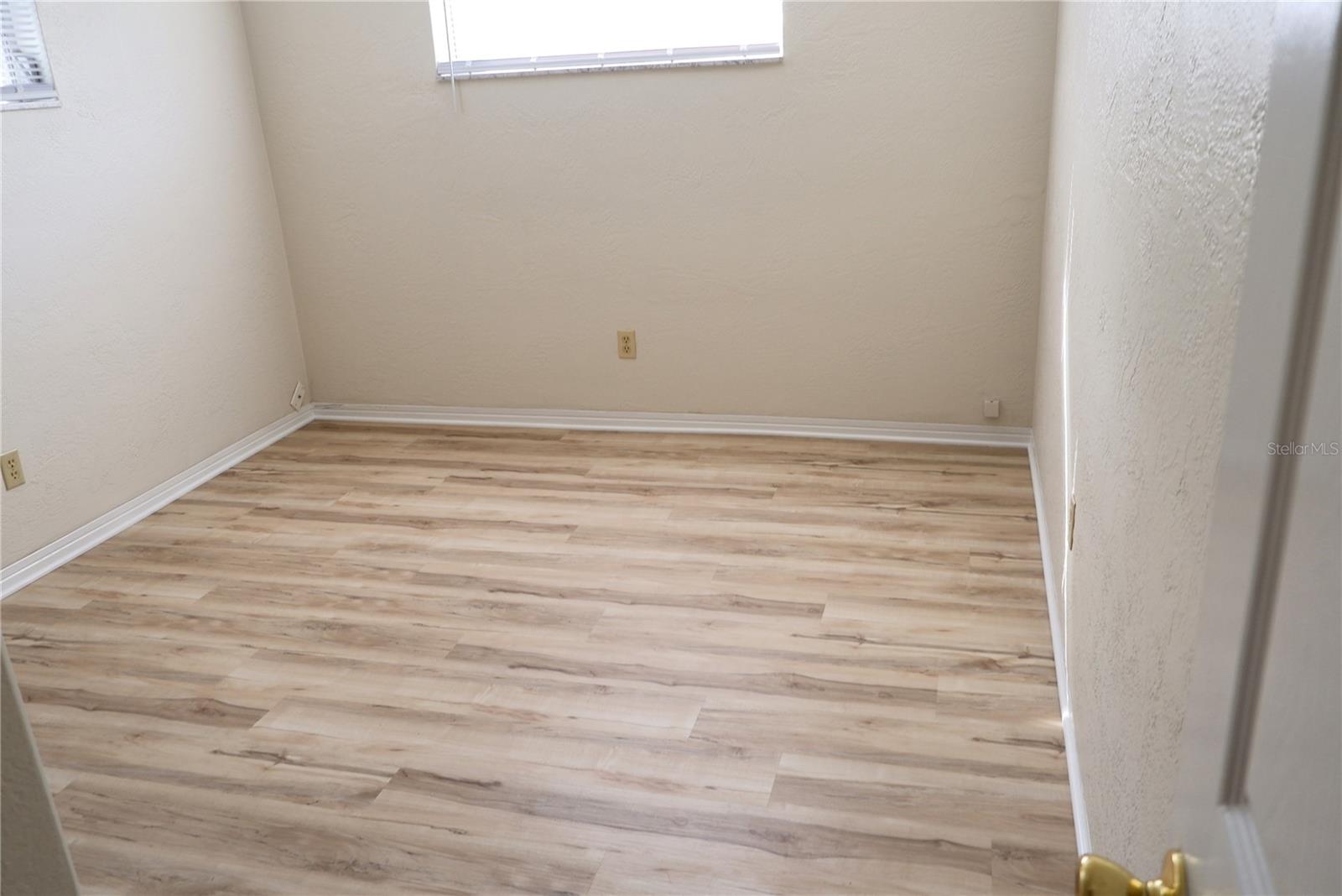 Image 6 of 17 For 8056 30th Avenue N