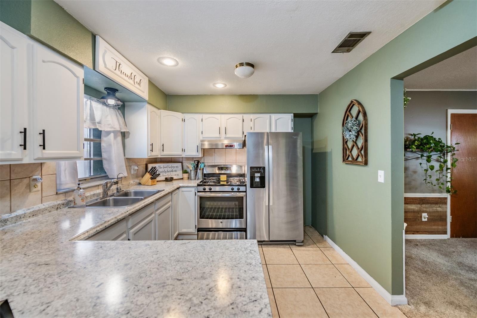 Image 17 of 57 For 39048 Blue Jay Avenue