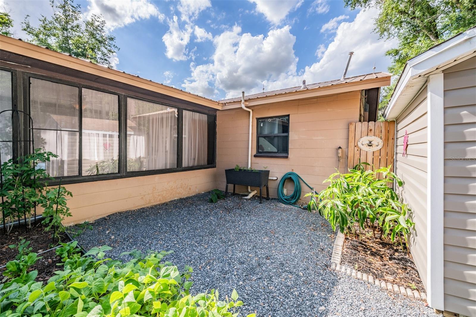 Image 36 of 57 For 39048 Blue Jay Avenue
