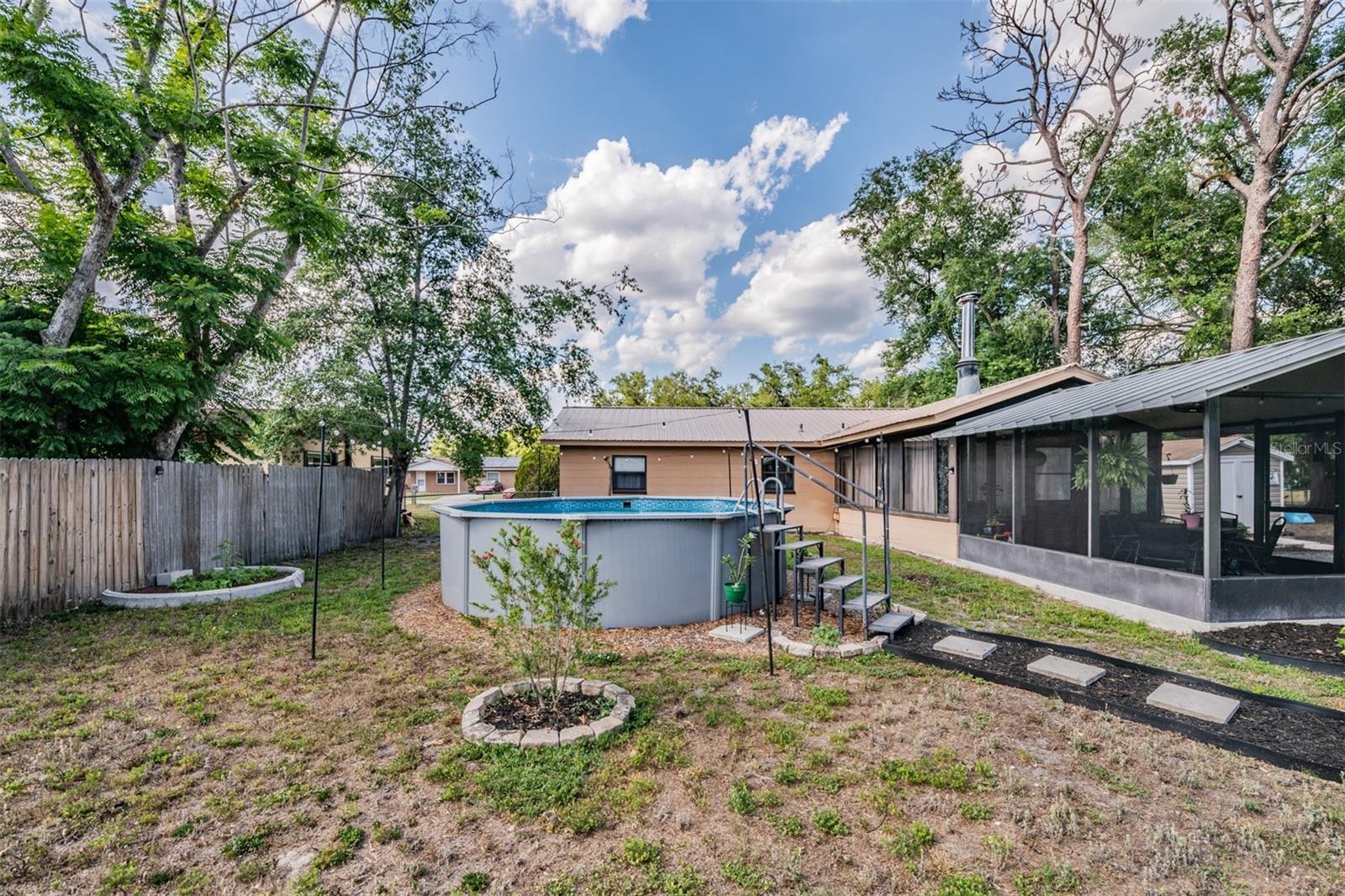 Image 40 of 57 For 39048 Blue Jay Avenue