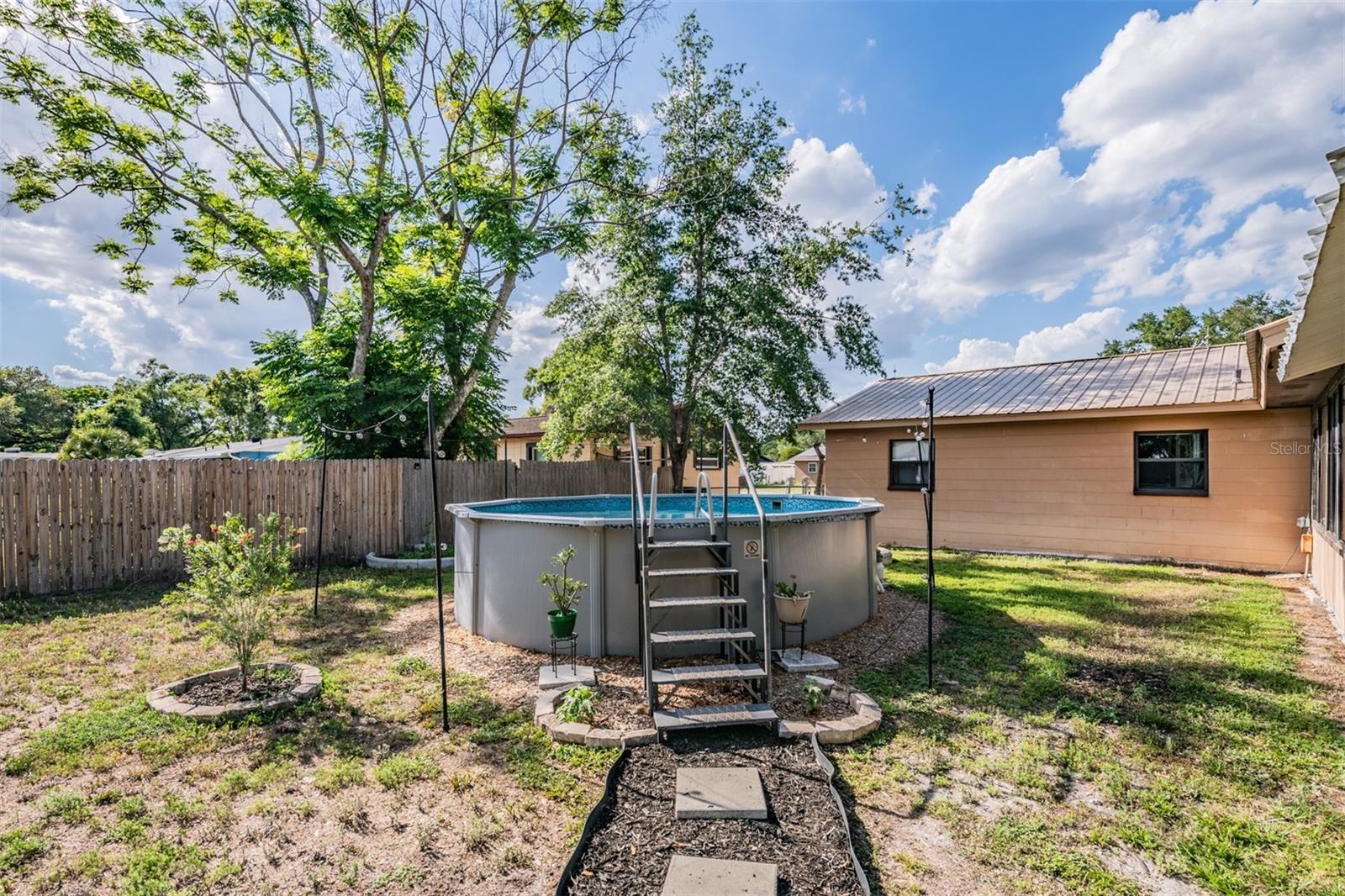 Image 42 of 57 For 39048 Blue Jay Avenue