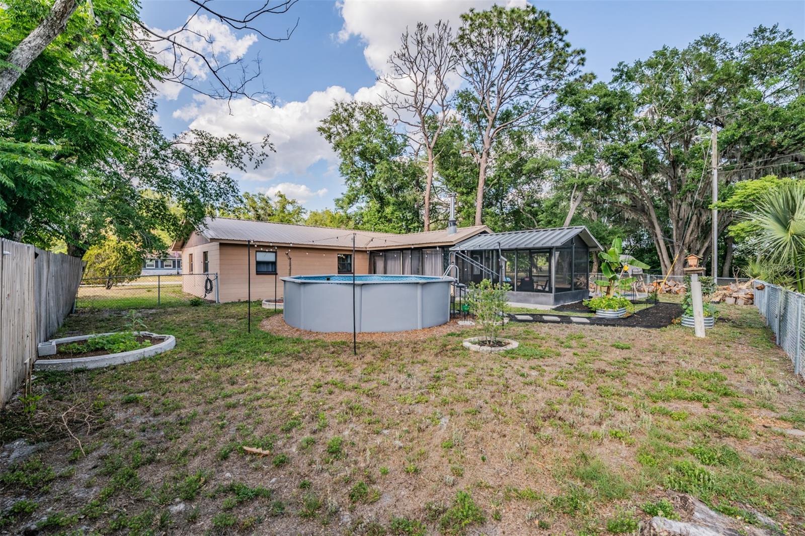 Image 44 of 57 For 39048 Blue Jay Avenue
