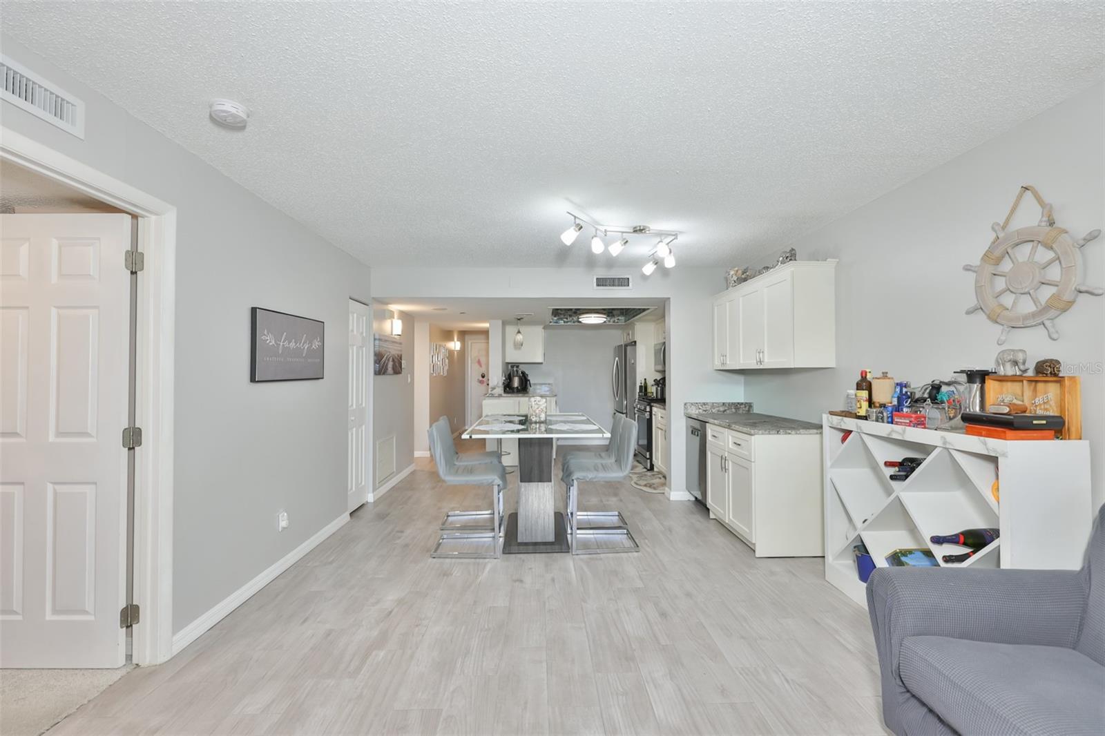 Image 10 of 38 For 5400 Park Street N 208
