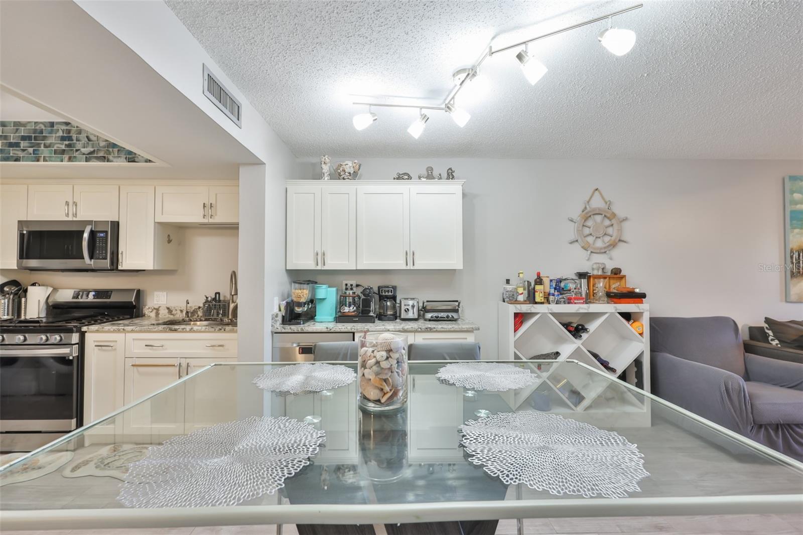 Image 11 of 38 For 5400 Park Street N 208