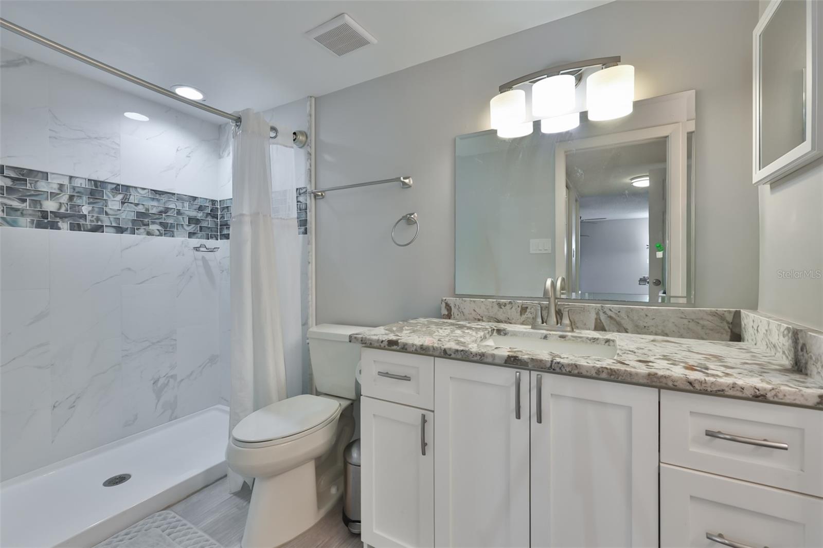 Image 17 of 38 For 5400 Park Street N 208