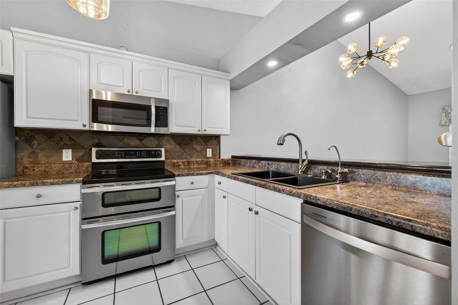 Image 11 of 41 For 1345 Daffodil Place 605