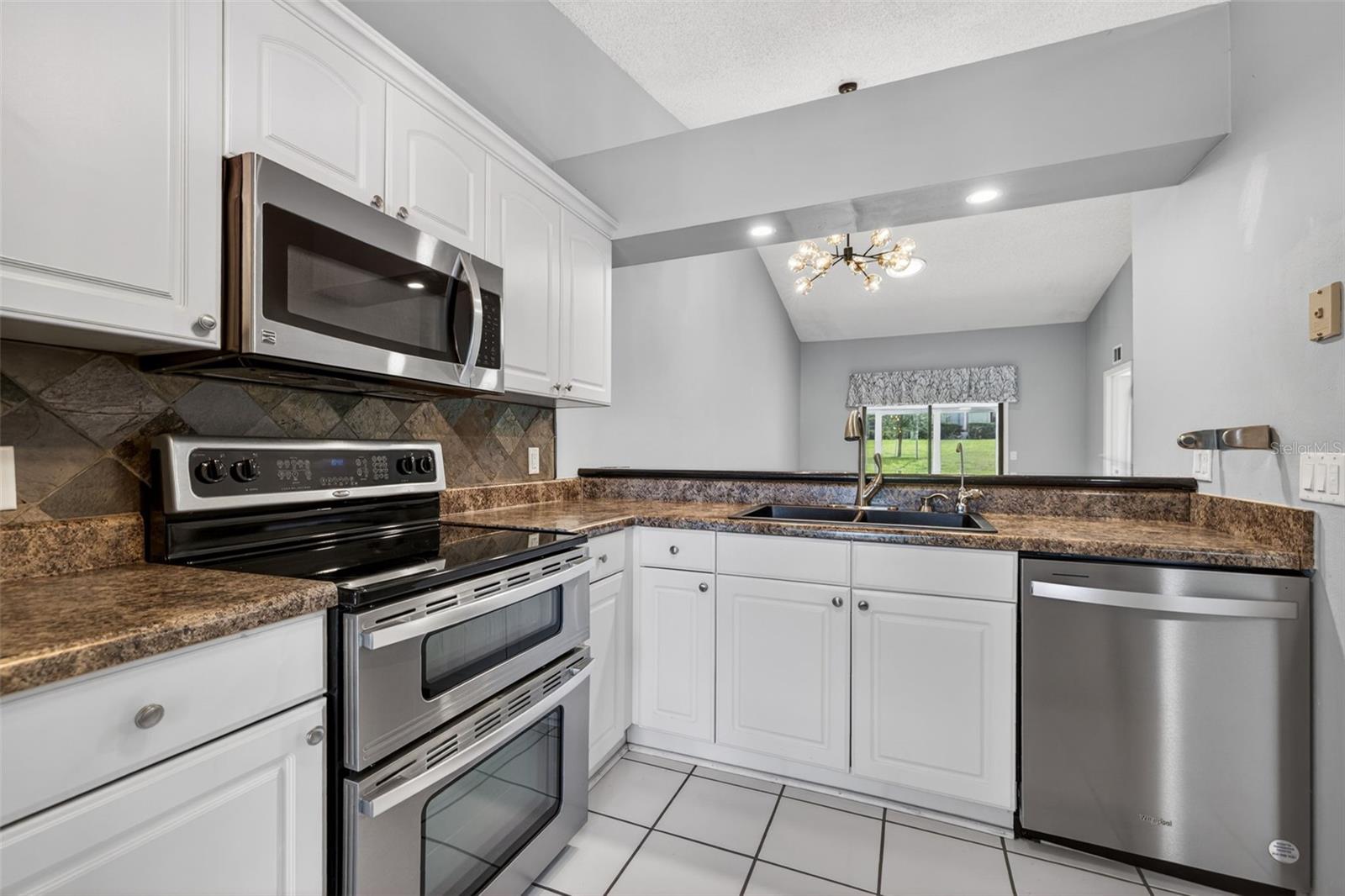 Image 12 of 41 For 1345 Daffodil Place 605