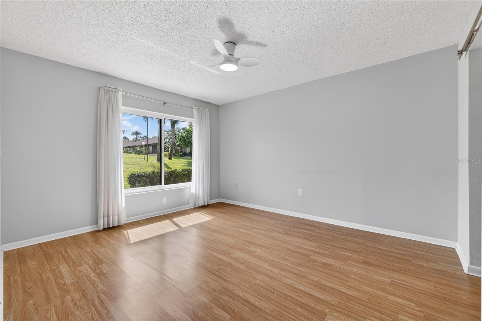 Image 15 of 41 For 1345 Daffodil Place 605
