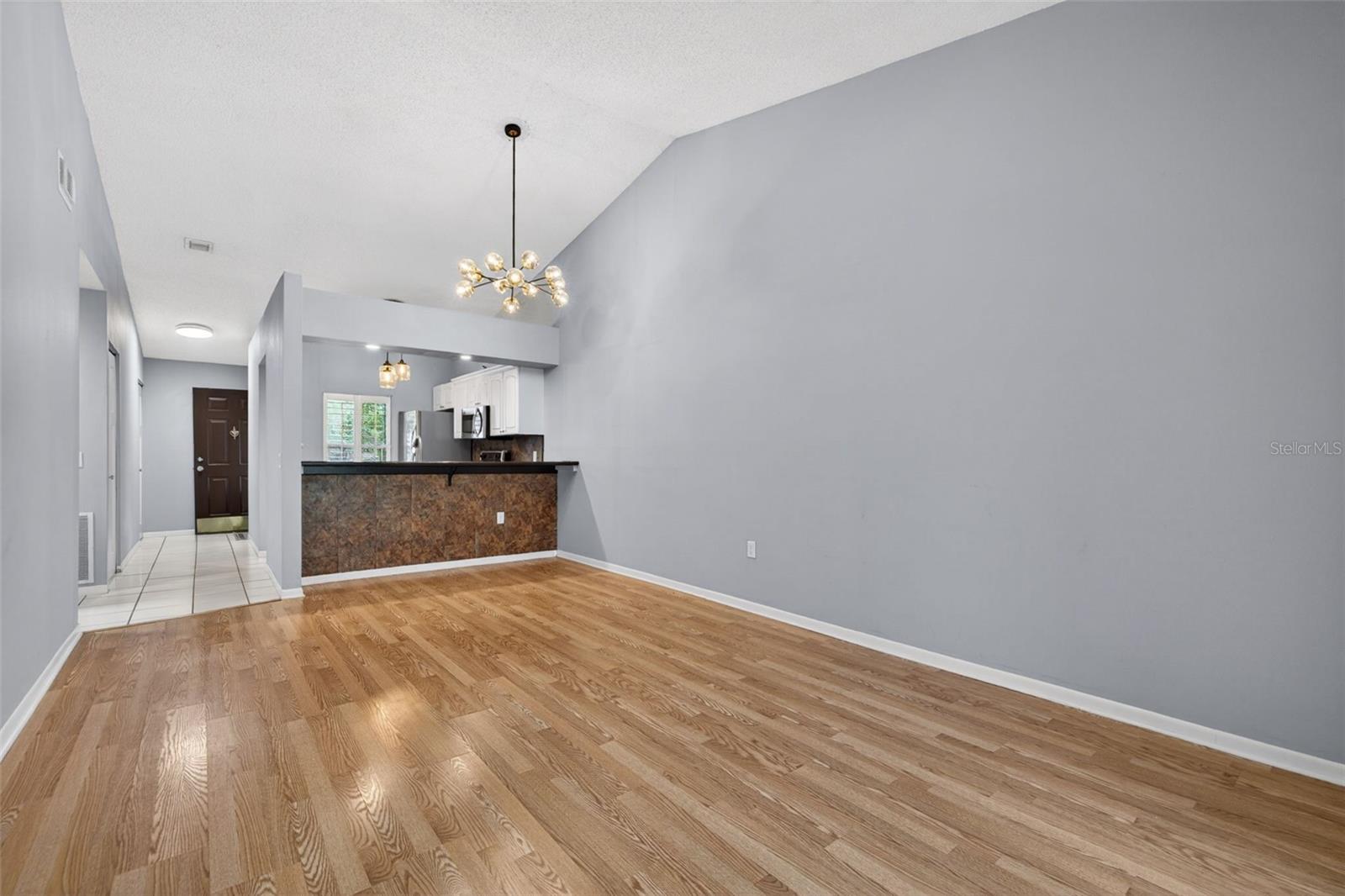 Image 7 of 41 For 1345 Daffodil Place 605