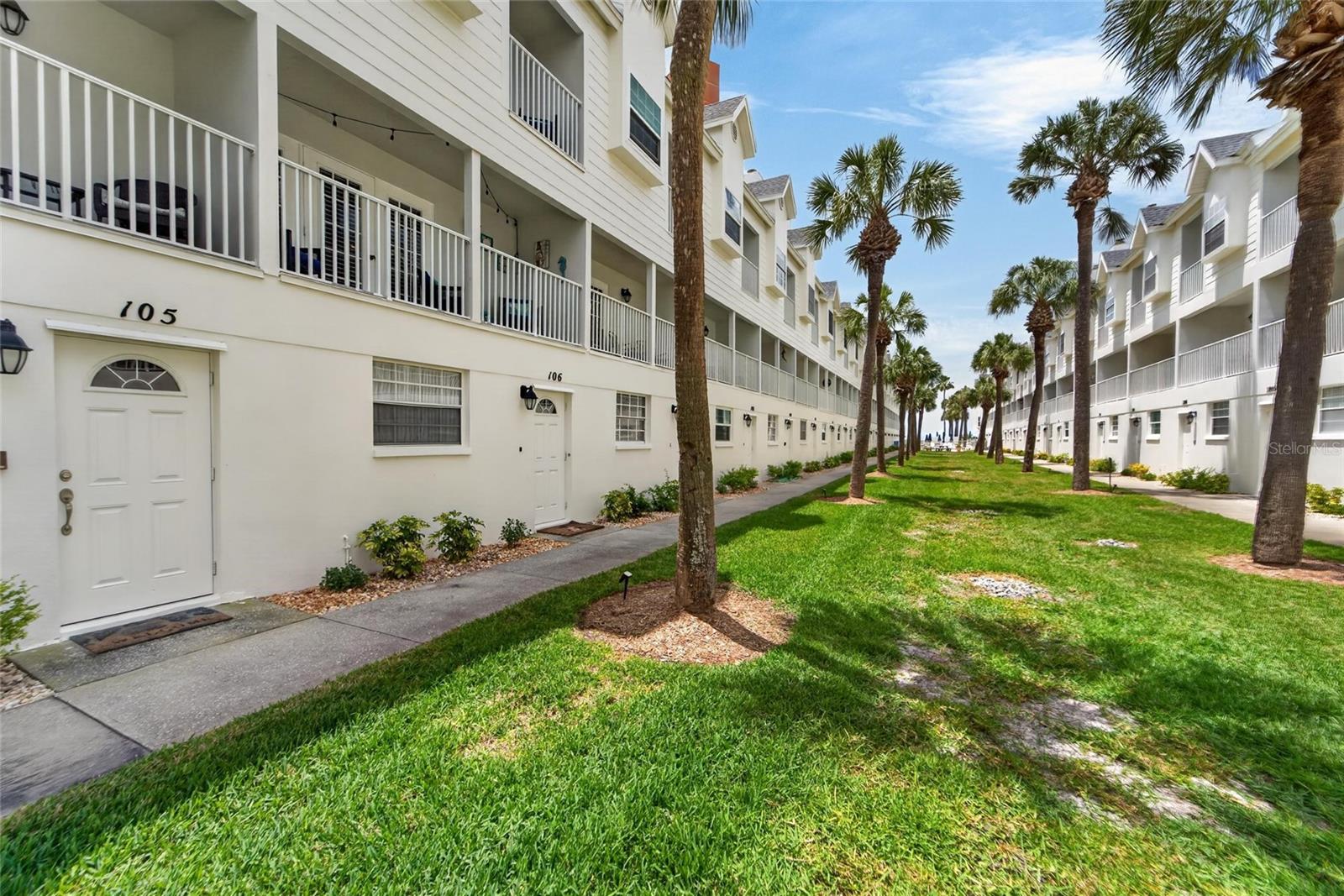 Image 12 of 97 For 17960 Gulf Boulevard 106