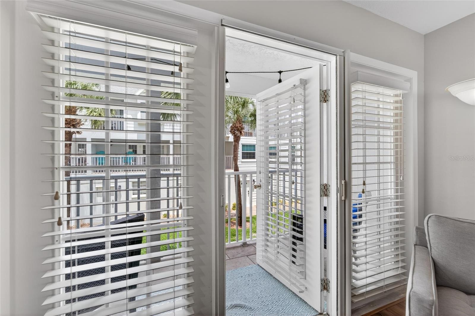 Image 13 of 97 For 17960 Gulf Boulevard 106
