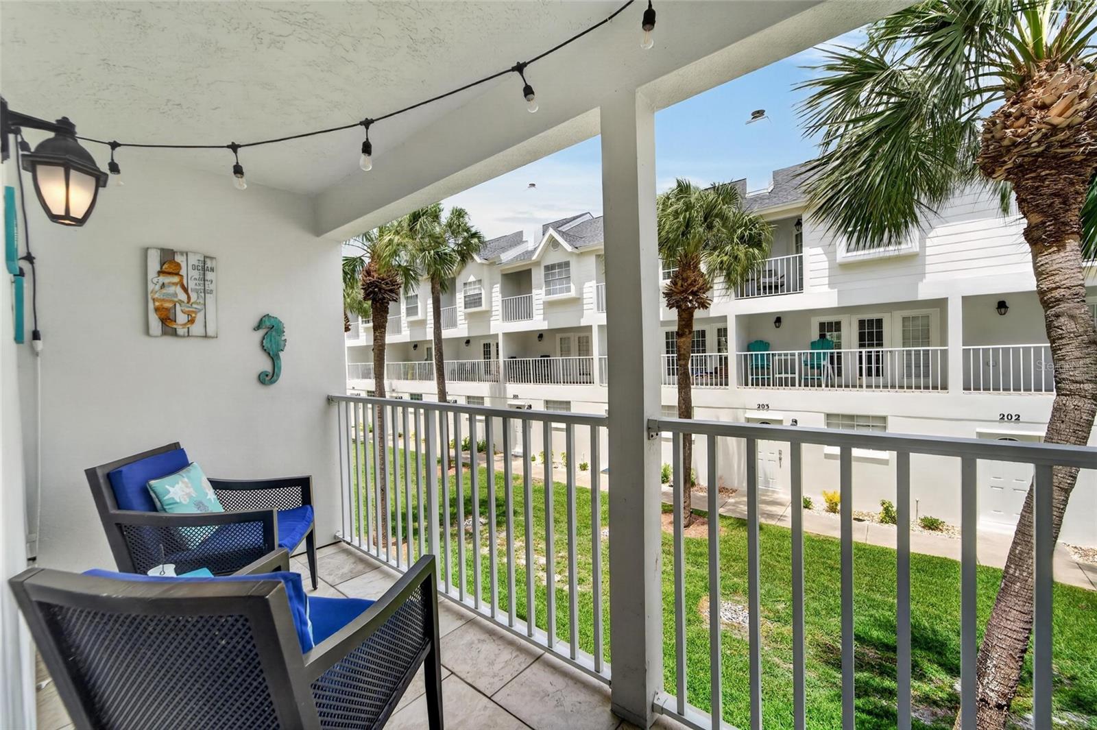 Image 14 of 97 For 17960 Gulf Boulevard 106