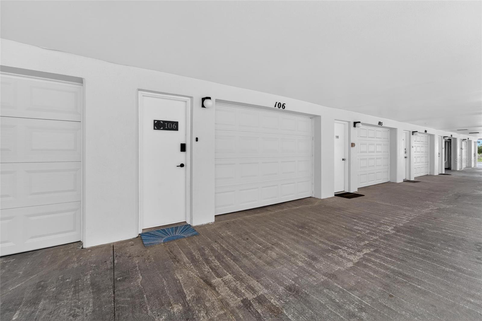 Image 20 of 97 For 17960 Gulf Boulevard 106
