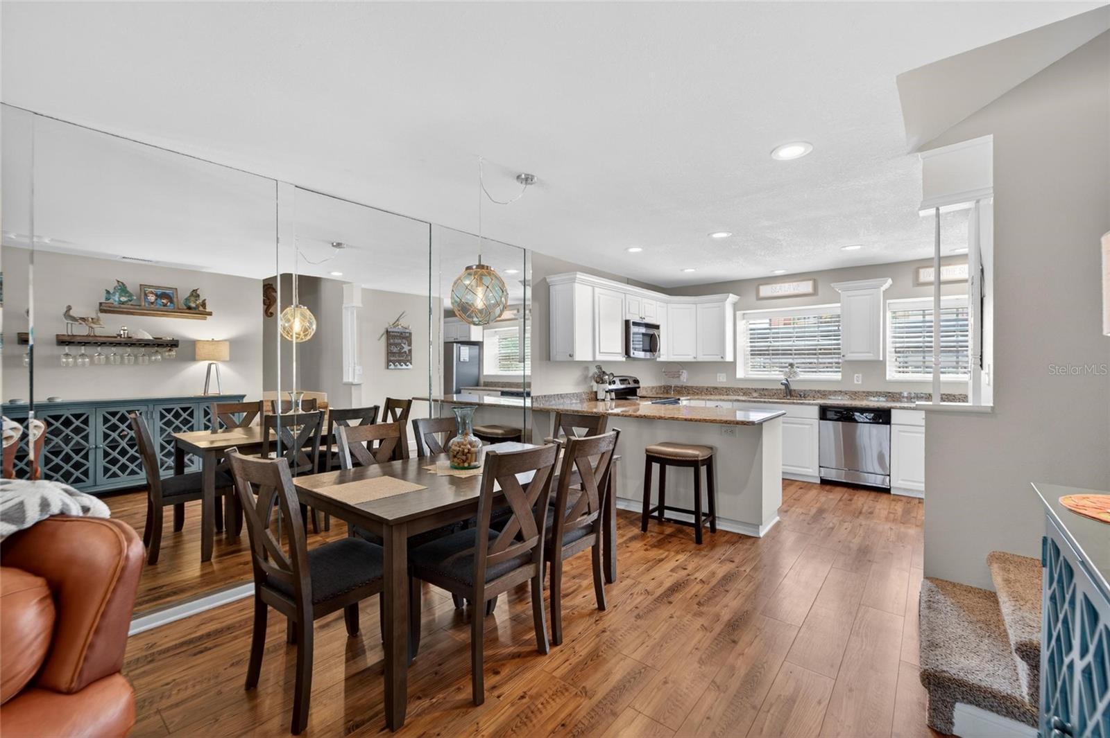 Image 32 of 97 For 17960 Gulf Boulevard 106
