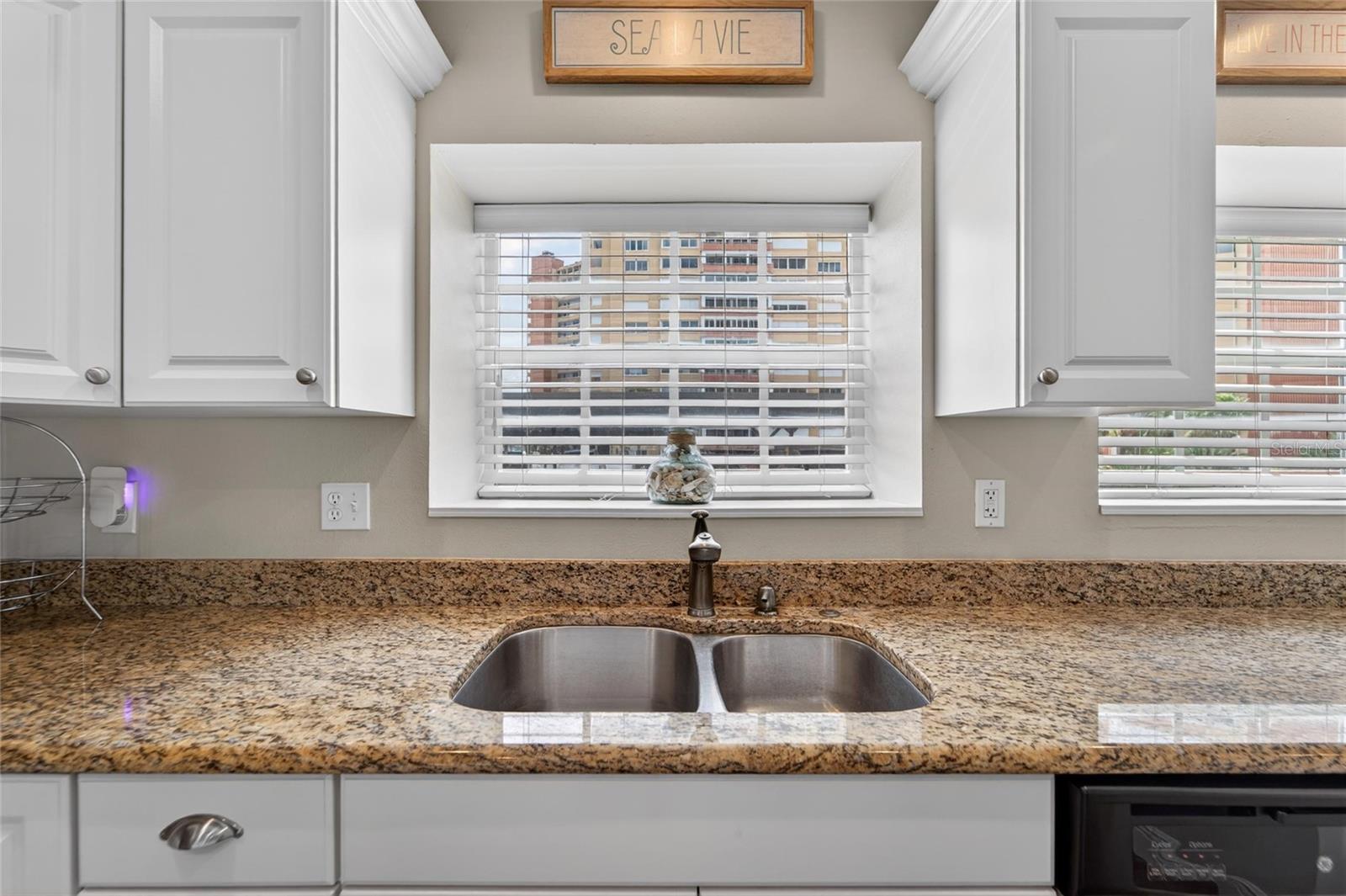 Image 38 of 97 For 17960 Gulf Boulevard 106