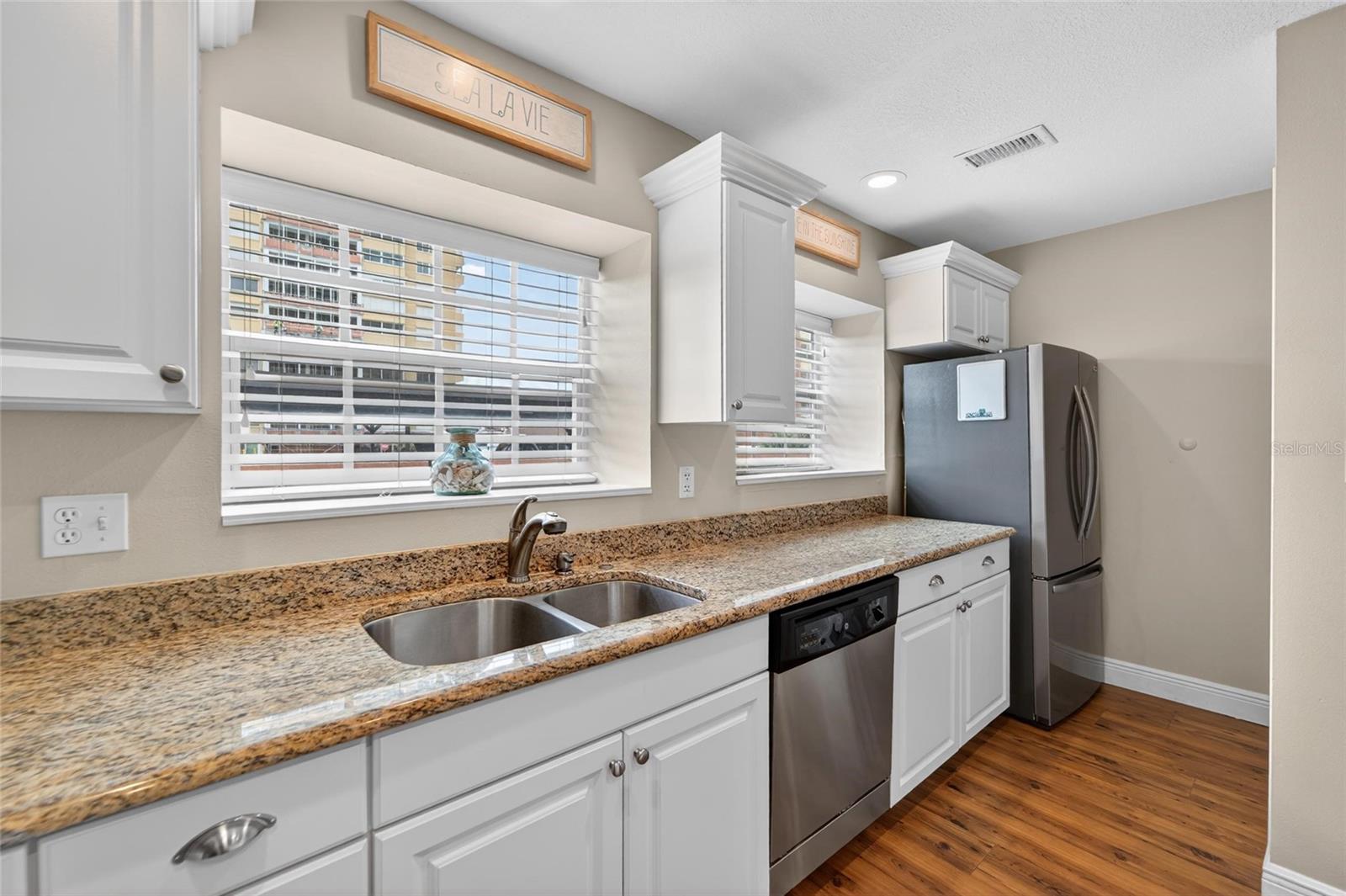 Image 40 of 97 For 17960 Gulf Boulevard 106