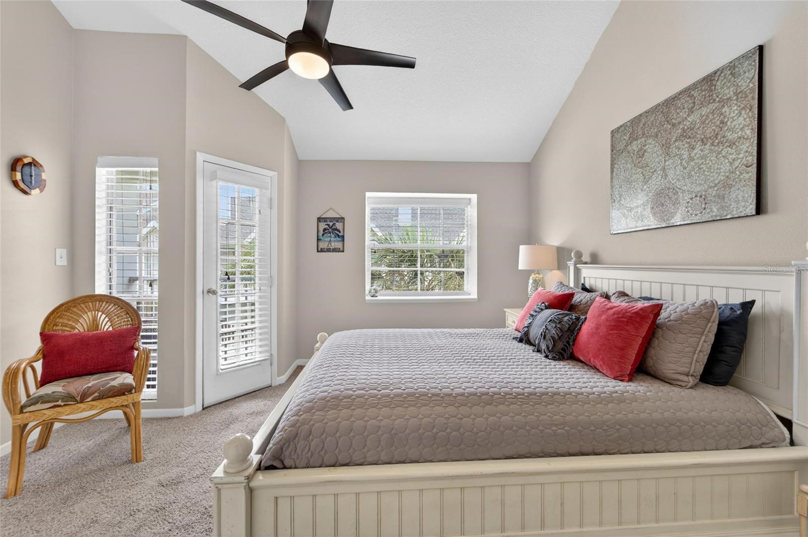 Image 52 of 97 For 17960 Gulf Boulevard 106