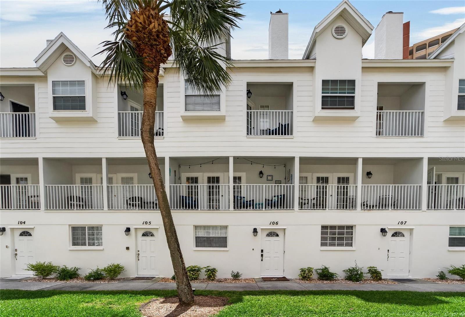Image 9 of 97 For 17960 Gulf Boulevard 106