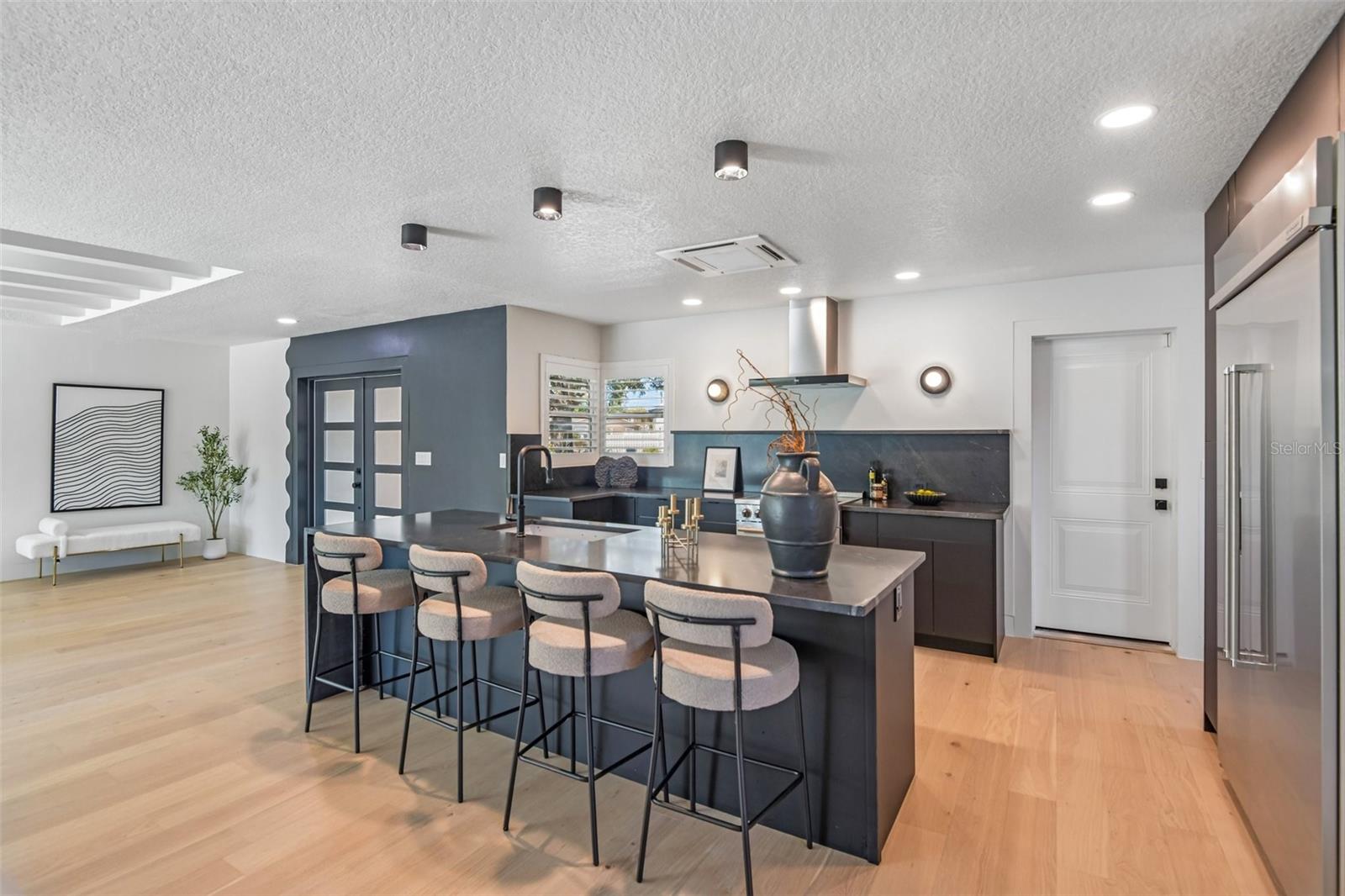 Image 14 of 43 For 861 Rafael Boulevard Ne