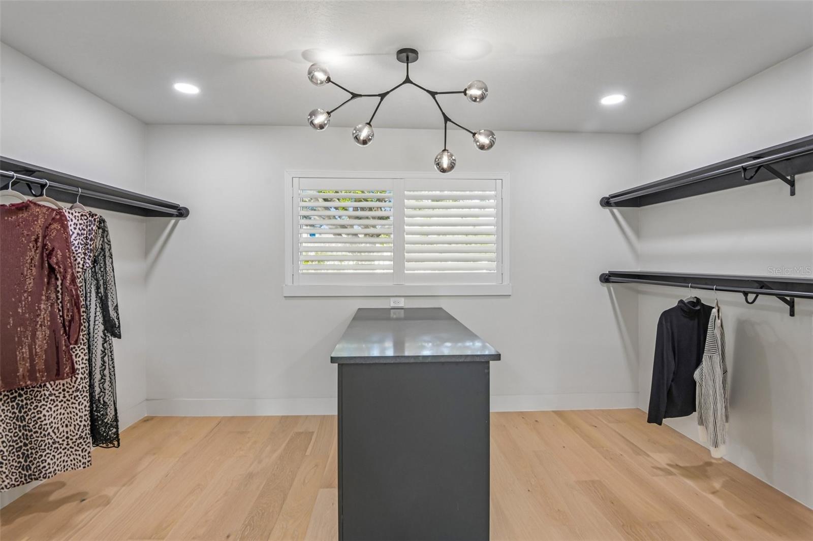 Image 19 of 43 For 861 Rafael Boulevard Ne