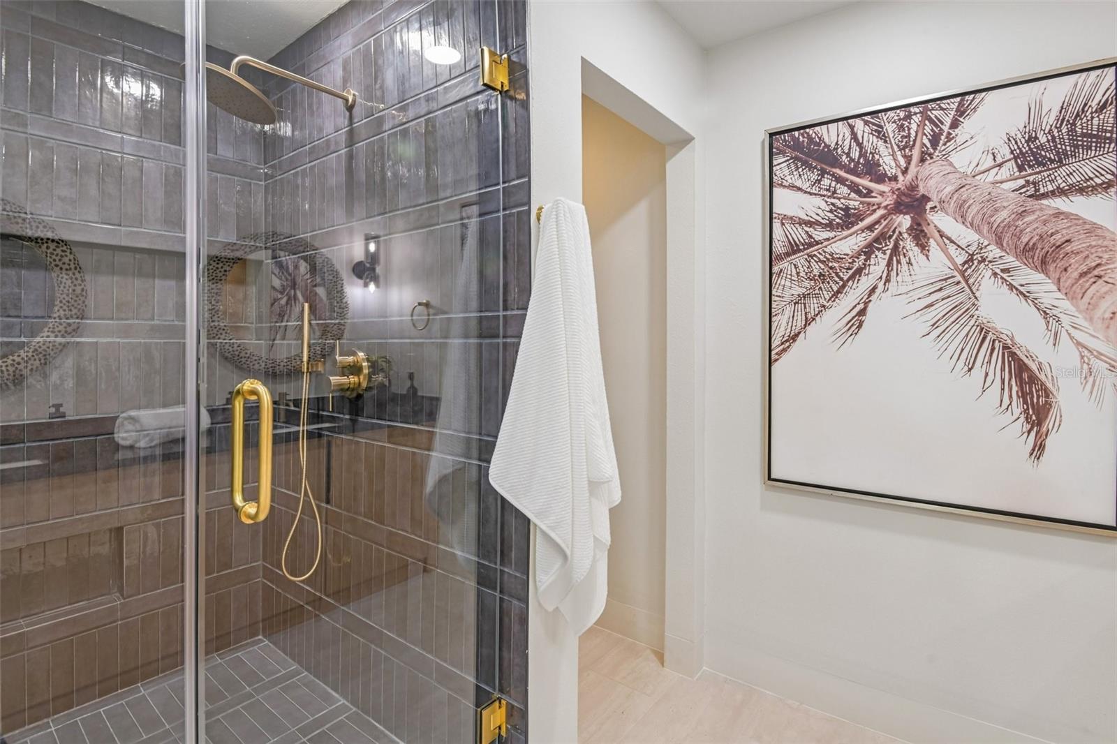 Image 29 of 43 For 861 Rafael Boulevard Ne