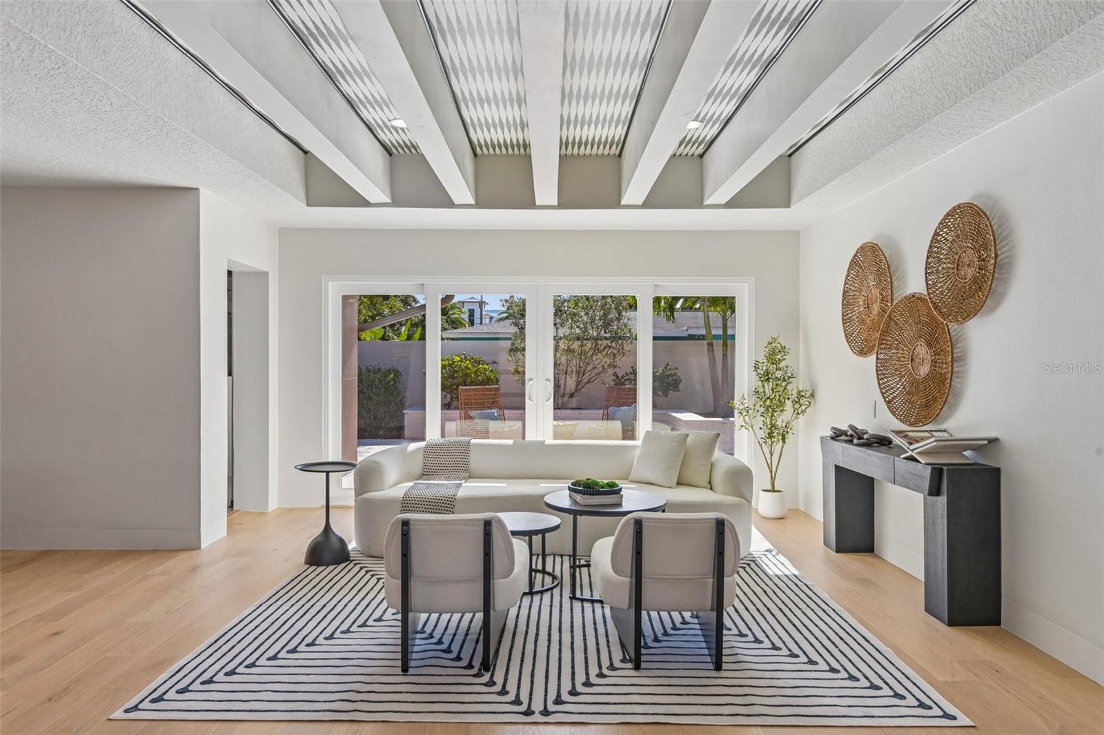 Image 3 of 43 For 861 Rafael Boulevard Ne