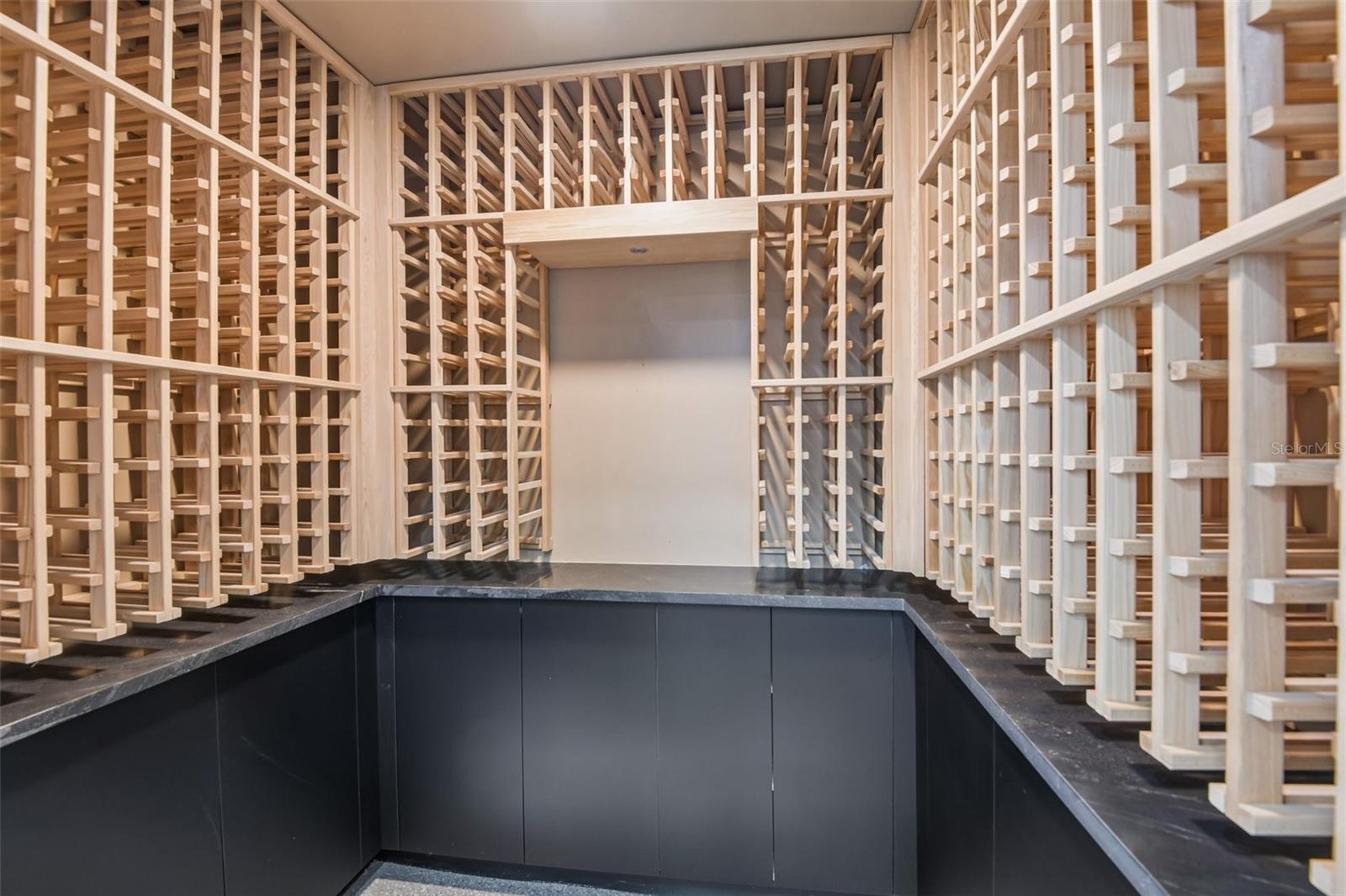 Image 31 of 43 For 861 Rafael Boulevard Ne