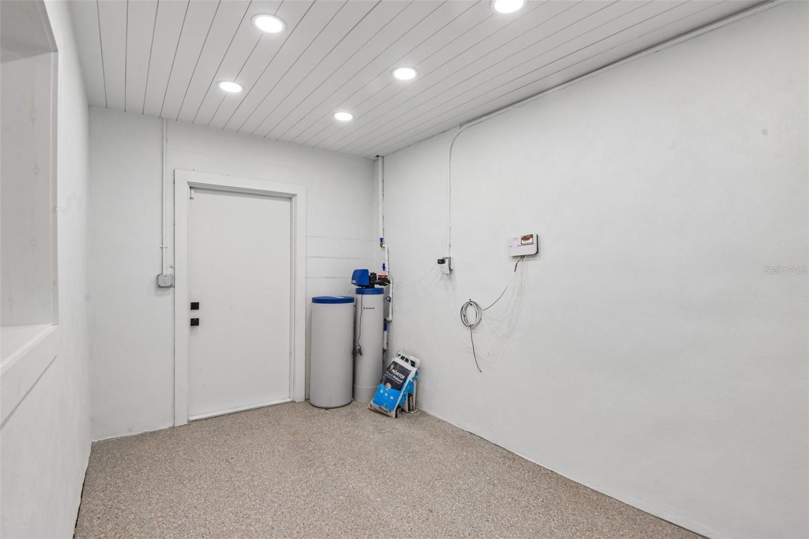 Image 34 of 43 For 861 Rafael Boulevard Ne